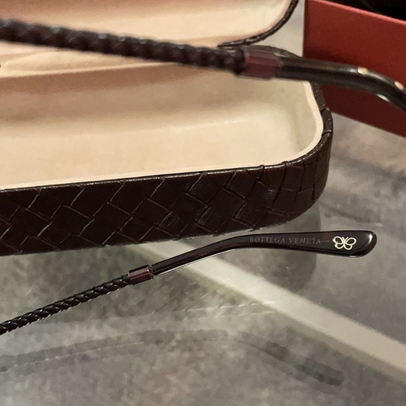 Bottega Veneta sunglasses. - Picture 3 of 4